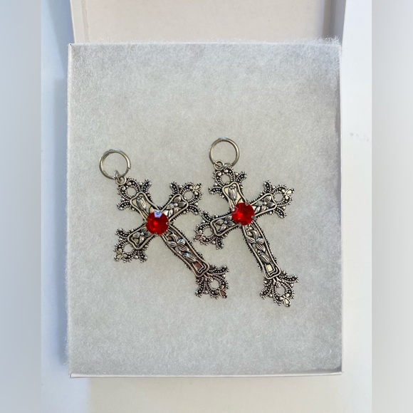 NEW! Silver stainless cross earrings. Perfect for any occasion. - Picture 3 of 4